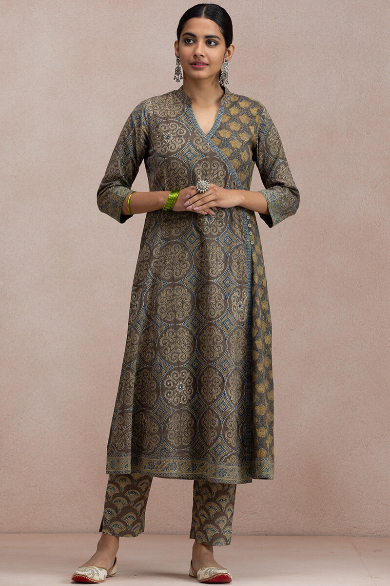 Rehnuma Kiara Ajrak Kurta