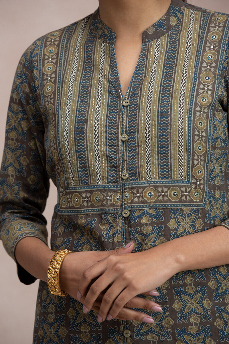 Rehnuma Niloufar Kurta