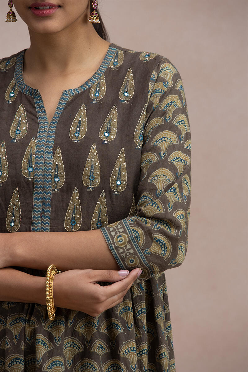 Rehnuma Farah Kurta