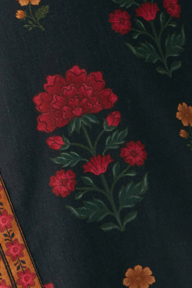 Mahnoor Zarina Kurta