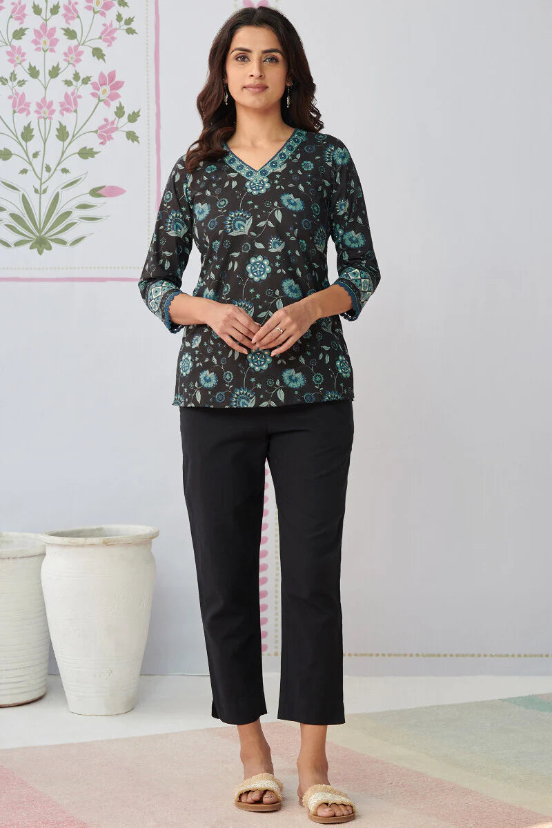 Gauhar Nida Top