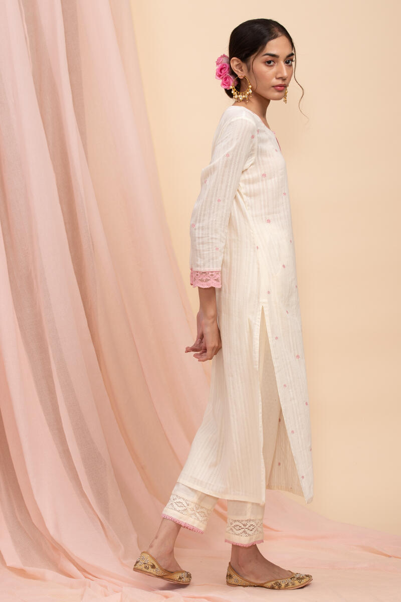 Gulnaz Fiza Kurta