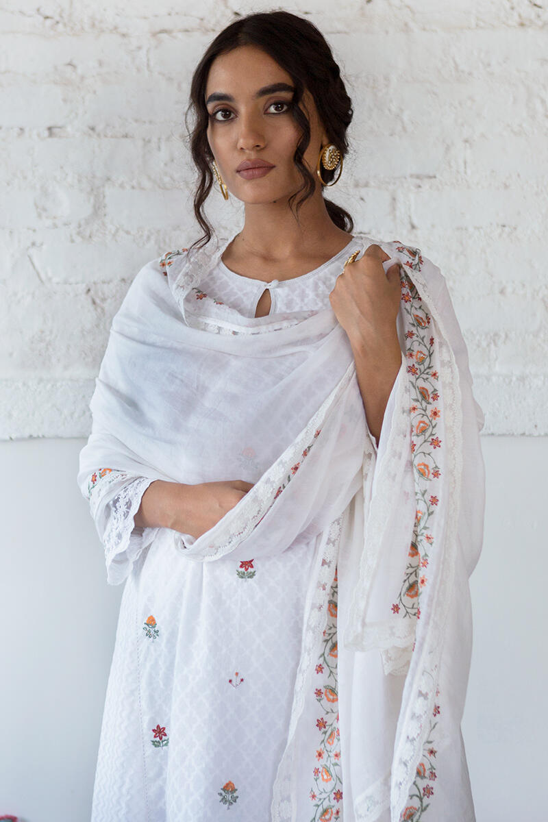 Gulnaz Zafia Dupatta