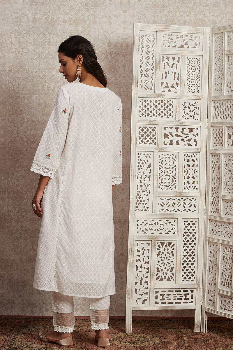 Gulnaz Zafia Kurta