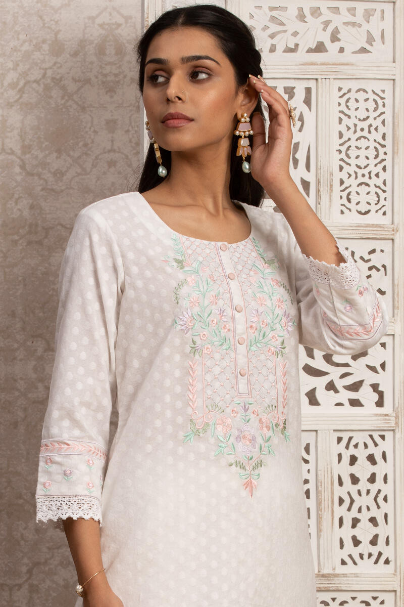 Gulnaz Zeenat Kurta