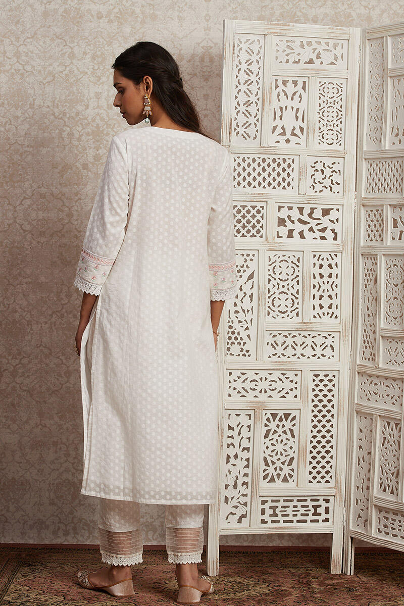 Gulnaz Zeenat Kurta
