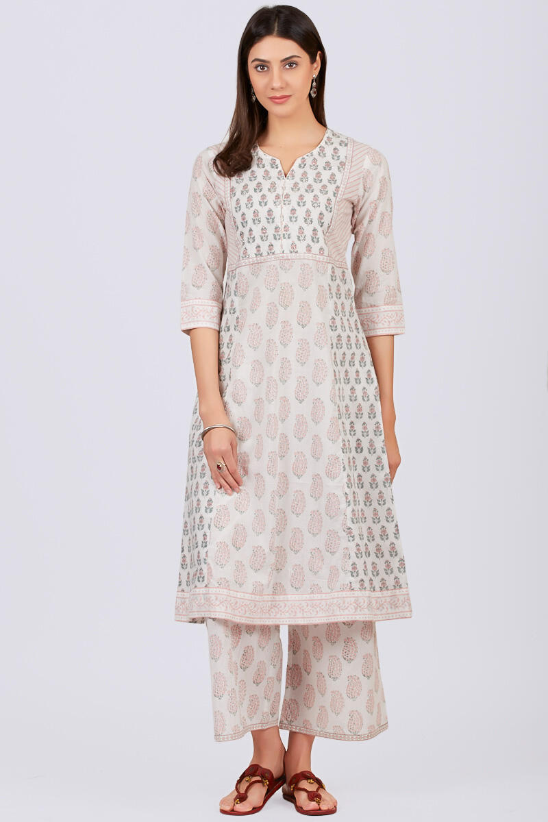 Gulzar Nazeeya Kurta