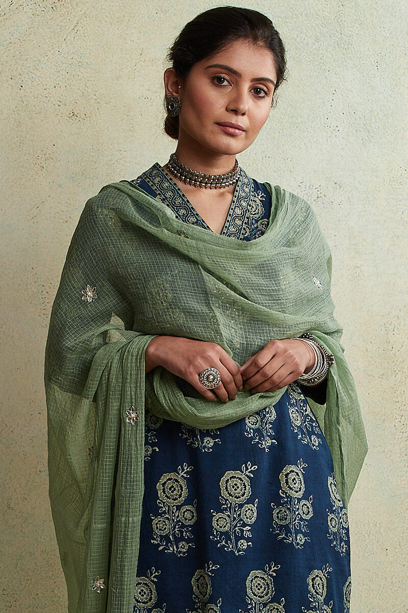 Mahroush Rosana Ajrak Kurta