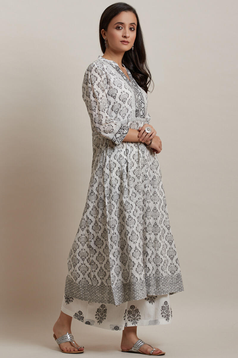 Mumtaz Farzana Kurta