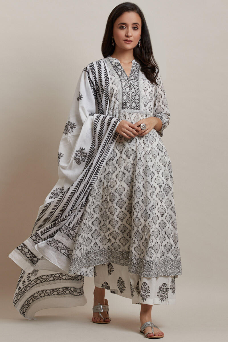Mumtaz Farzana Kurta