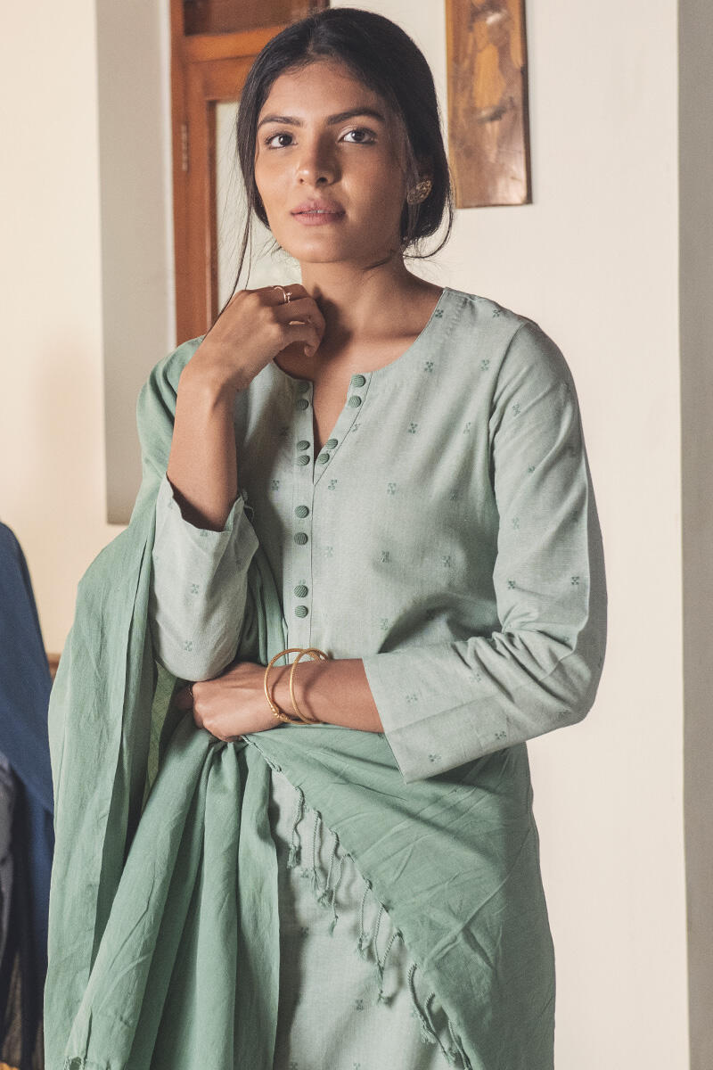 Naadirah Zareen Handloom Dupatta