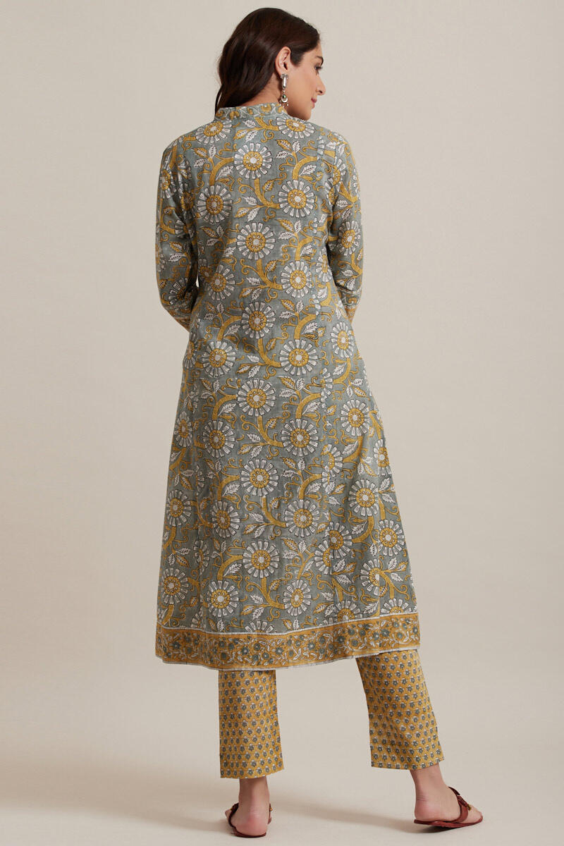 Nausheen Ruhi Kurta