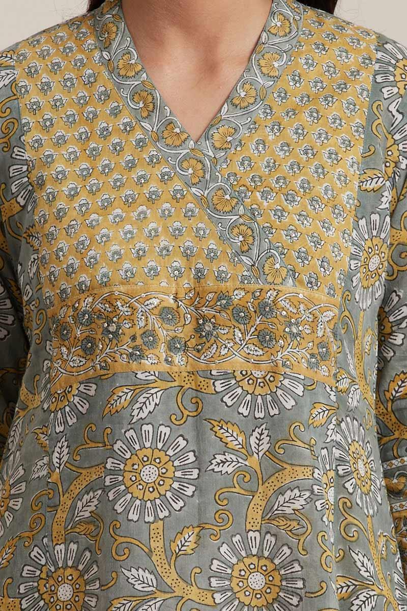 Nausheen Ruhi Kurta