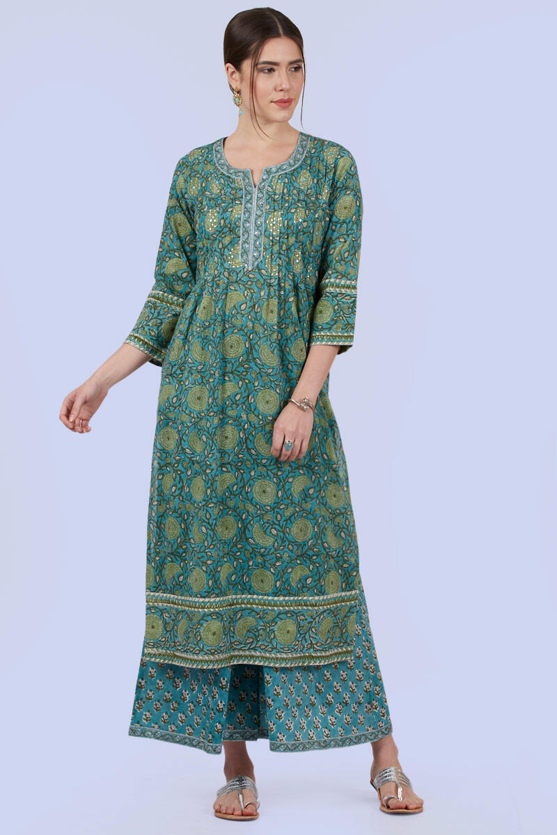 Nazm Mira Kurta