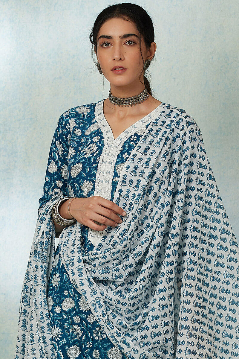 Nusrat Jahan Zareena Dupatta