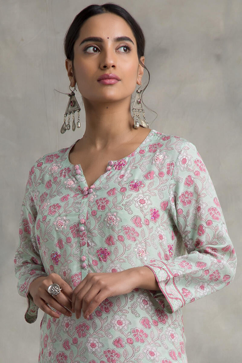 Gauhar Nuzakat Kurta