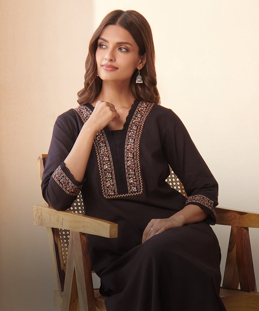 How to Elevate A Printed Kurta with Minimal Effort?