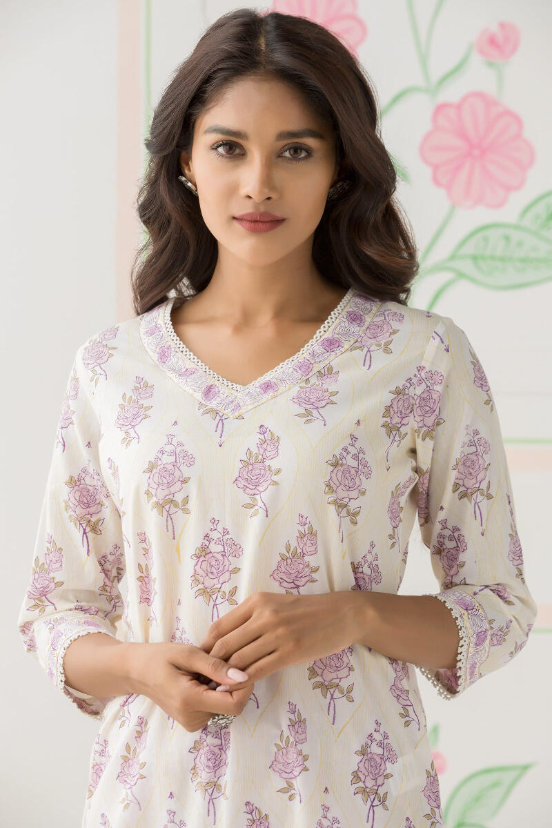 Gulbarg Nafia Kurta