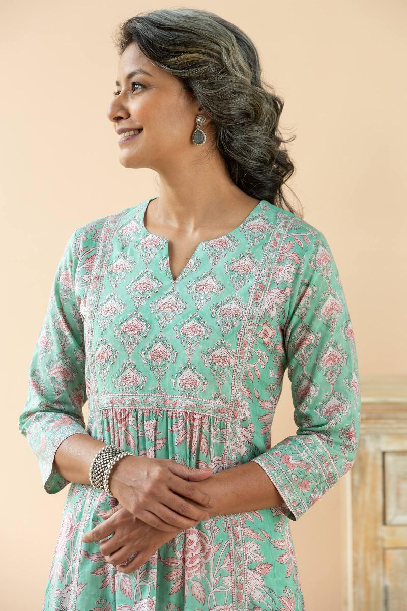 Roz Meher Nusrat Kurta