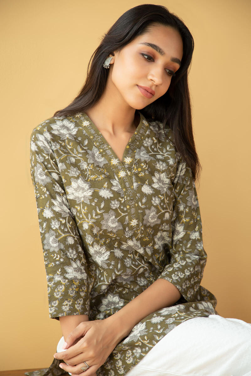 Sehra Zehna Kurti
