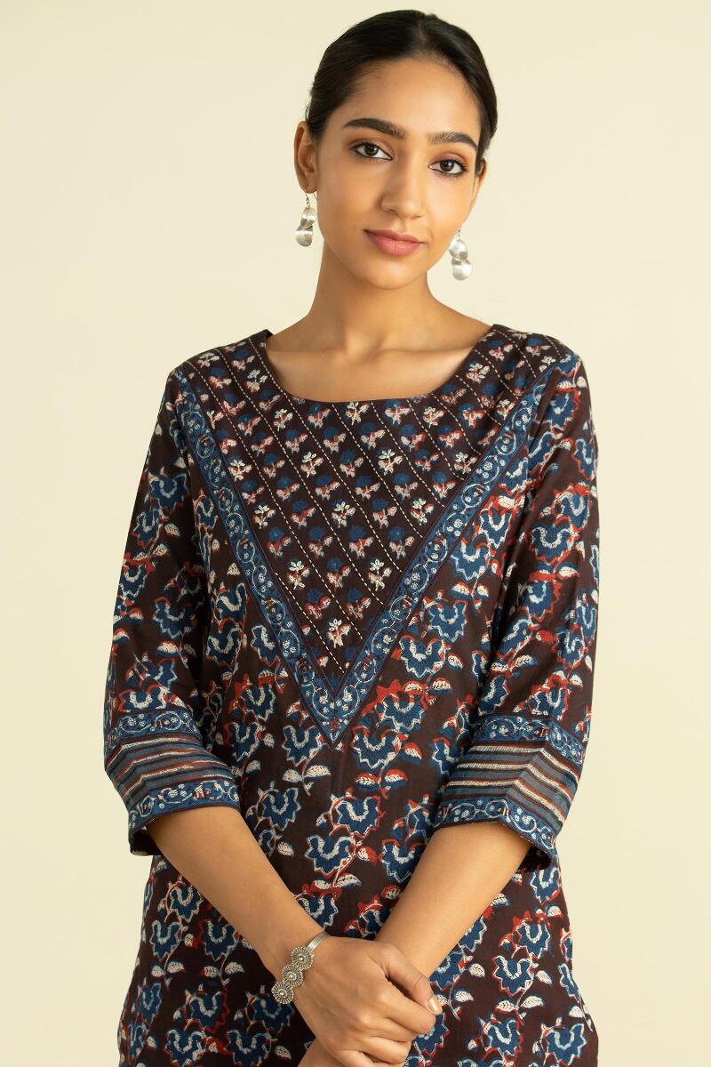 Sehra Aiza Kurta