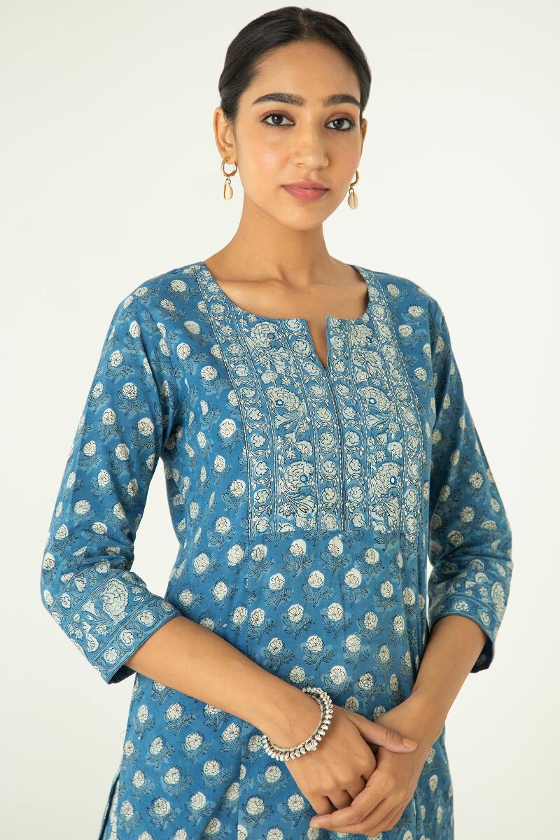 Noor Faheeza Kurta