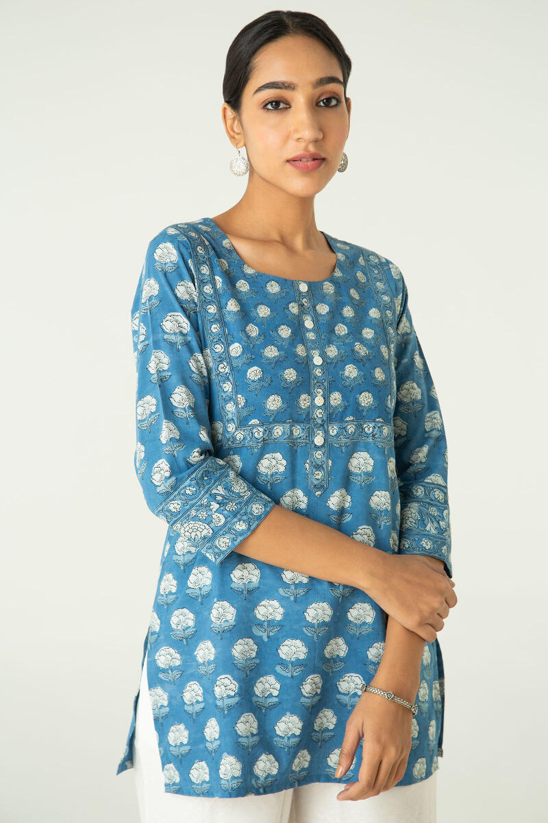 Noor Faheeza Top