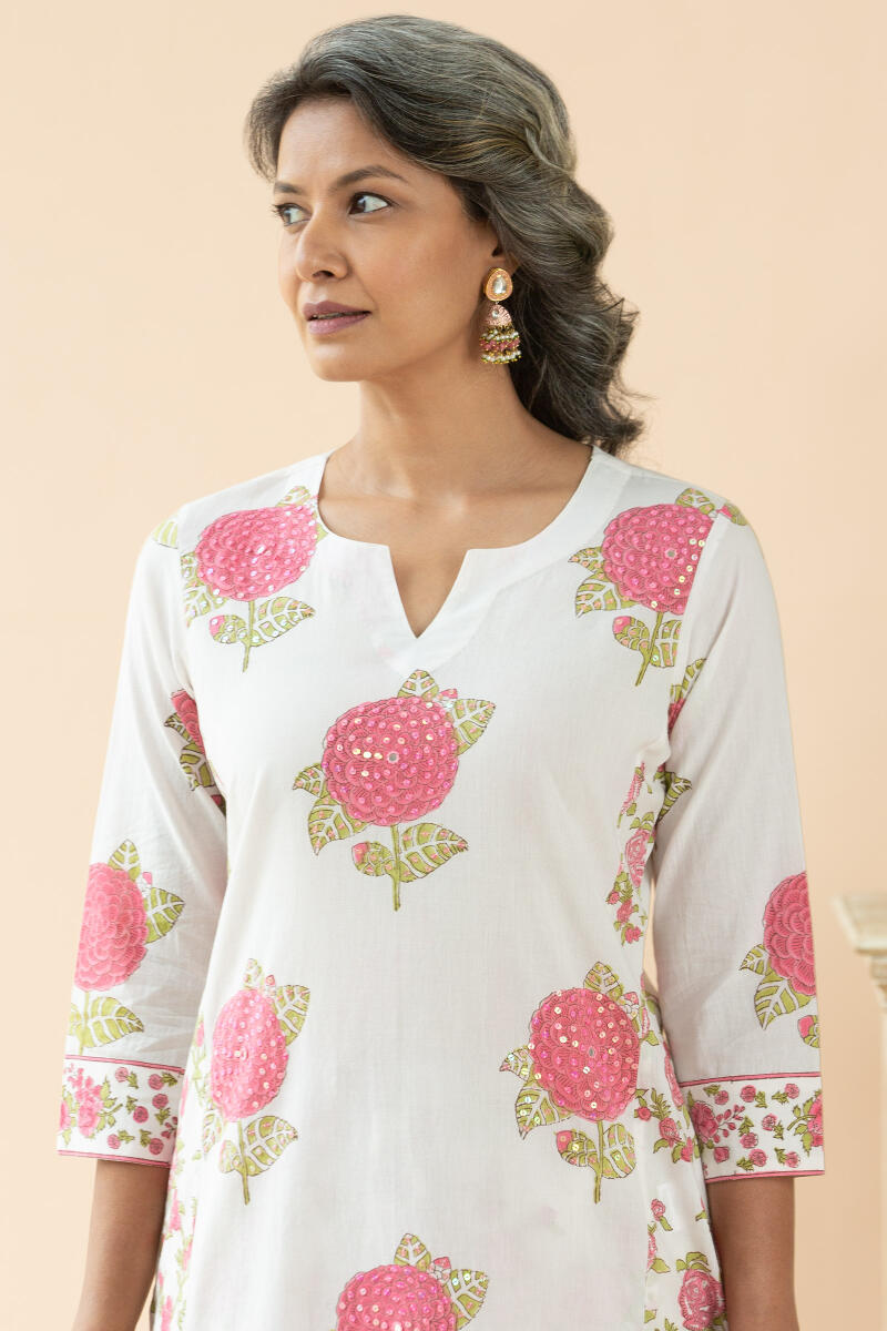 Gulbarg Tazmeen Kurta