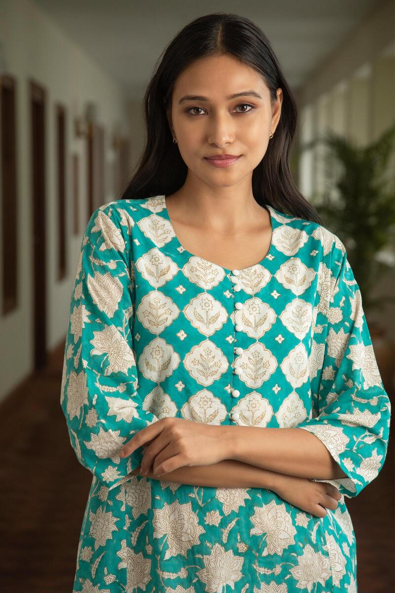 Roza Farheena Kaftan