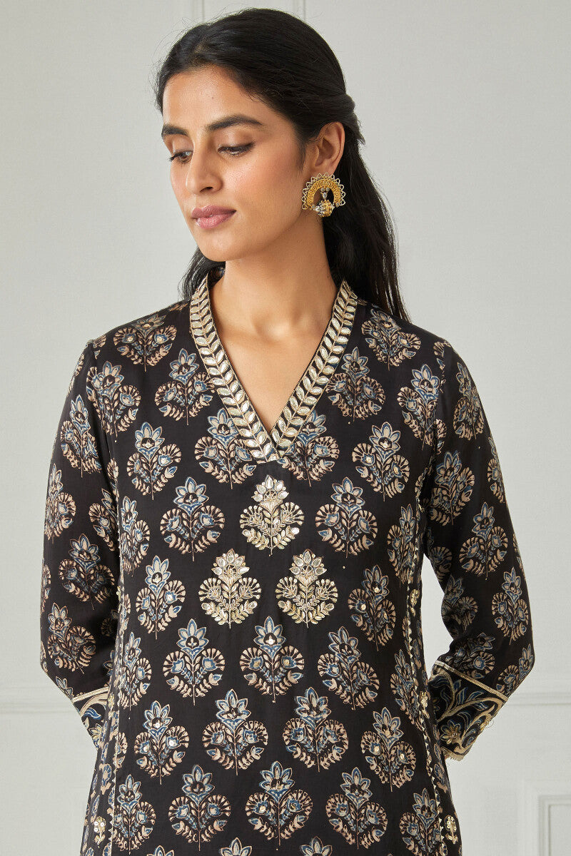 Zubeida Farheen Ajrak Modal Kurta