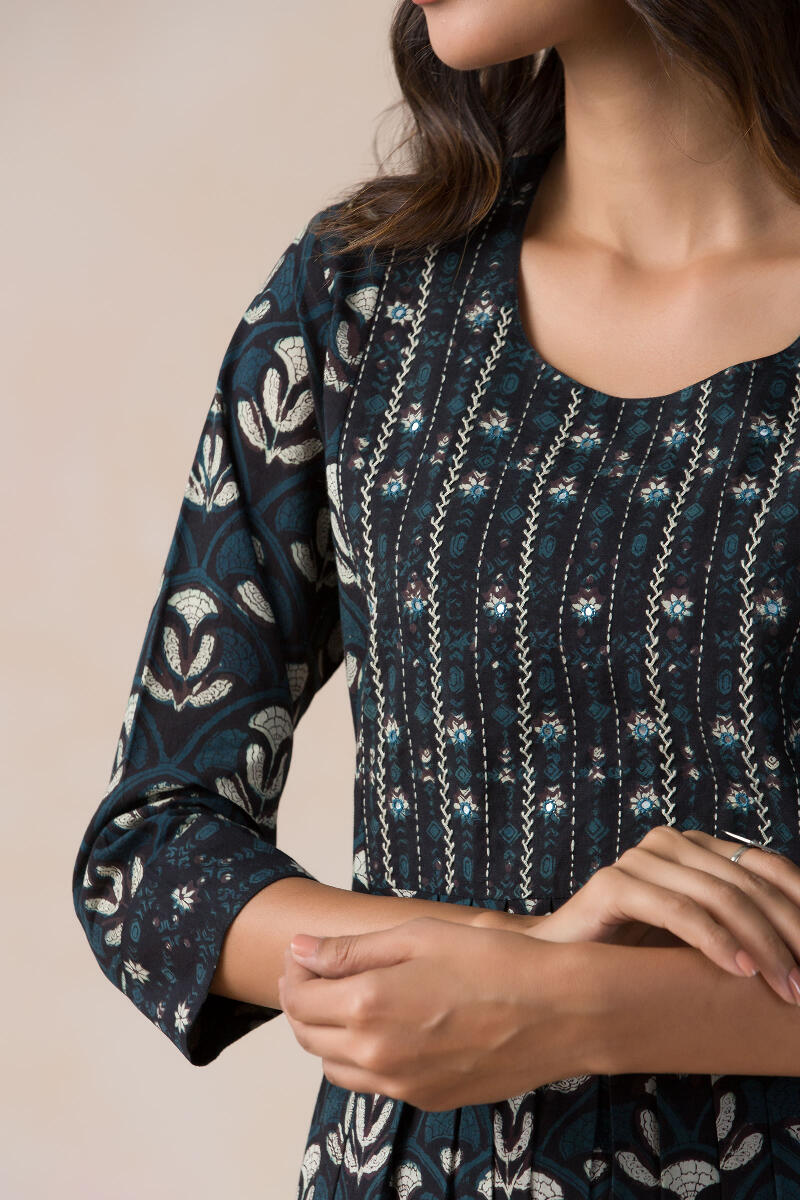 Sehra Zoya Kurta