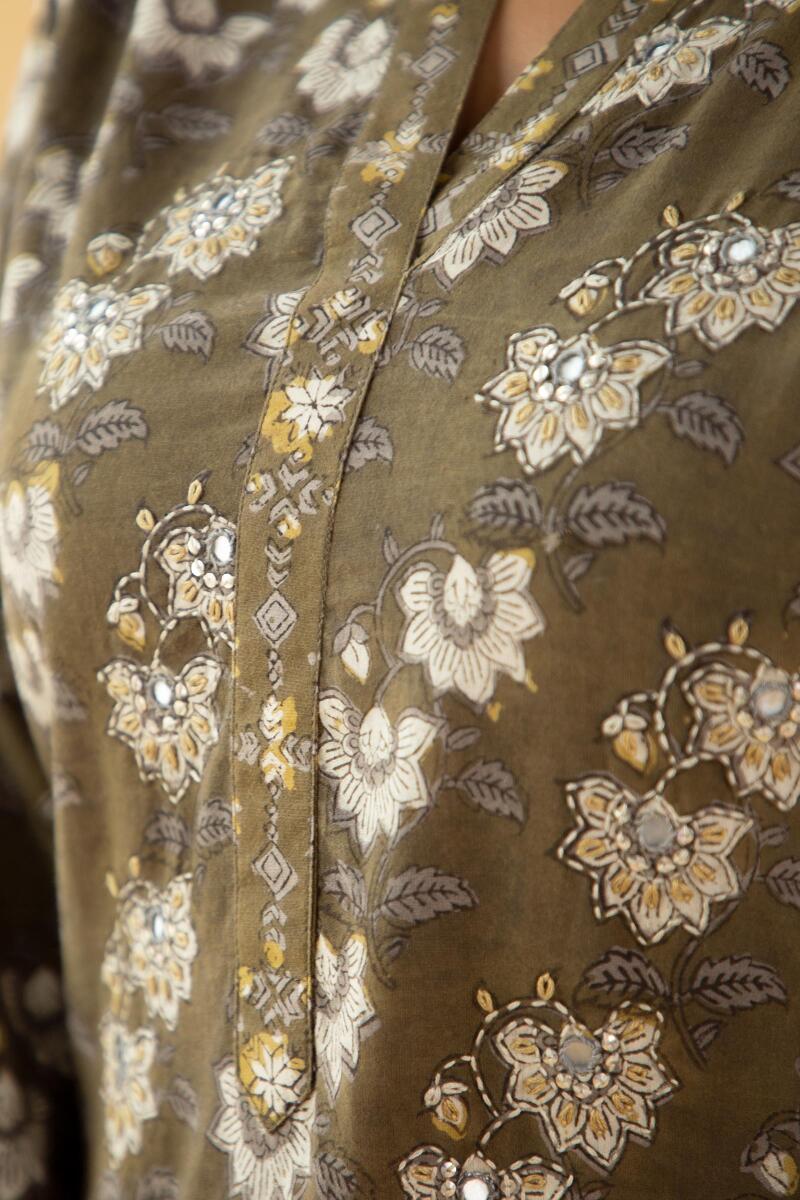 Sehra Zehna Kurta