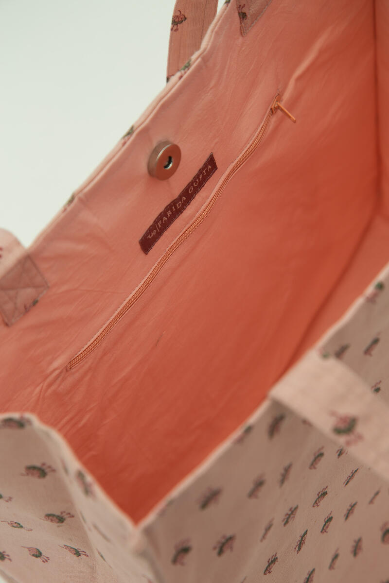 Roza Saira Tote Bag