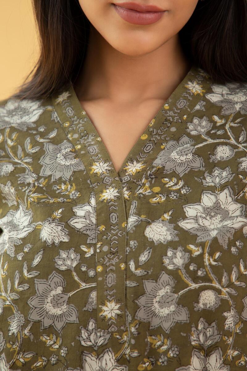 Sehra Zehna Kurti