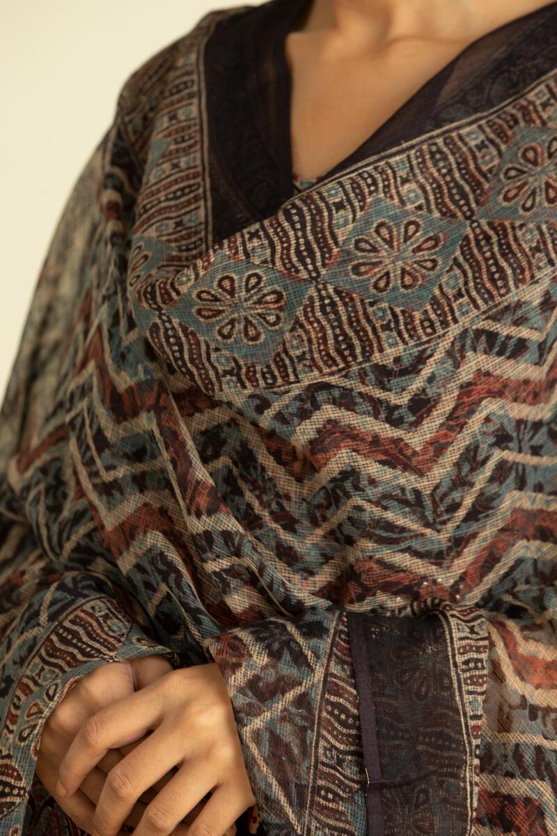Sehra Nafiya Dupatta