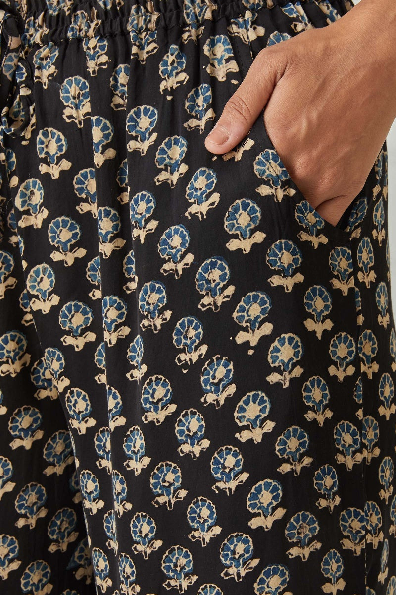 Zubeida Farheen Ajrak Modal Farsi