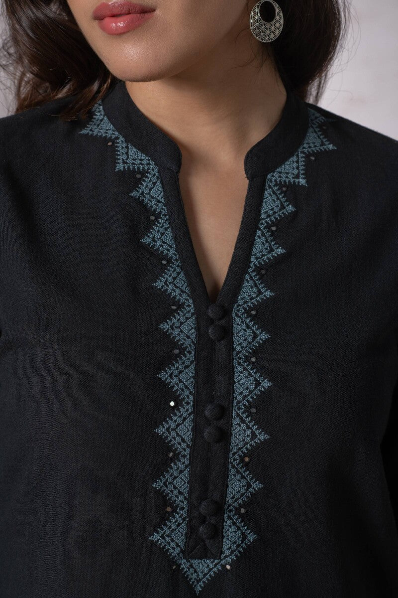 Naadirah Nazreen Handloom Kurta
