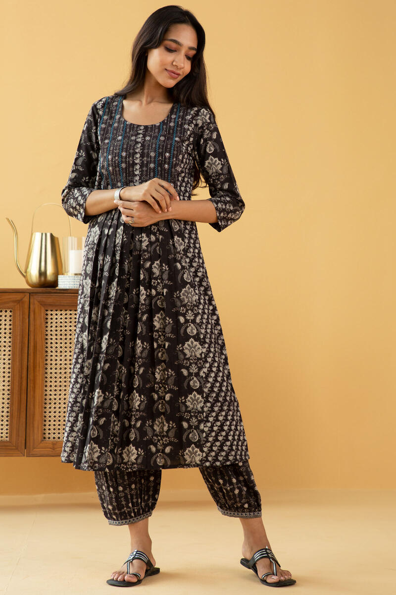 Sehra Farhat Kurta