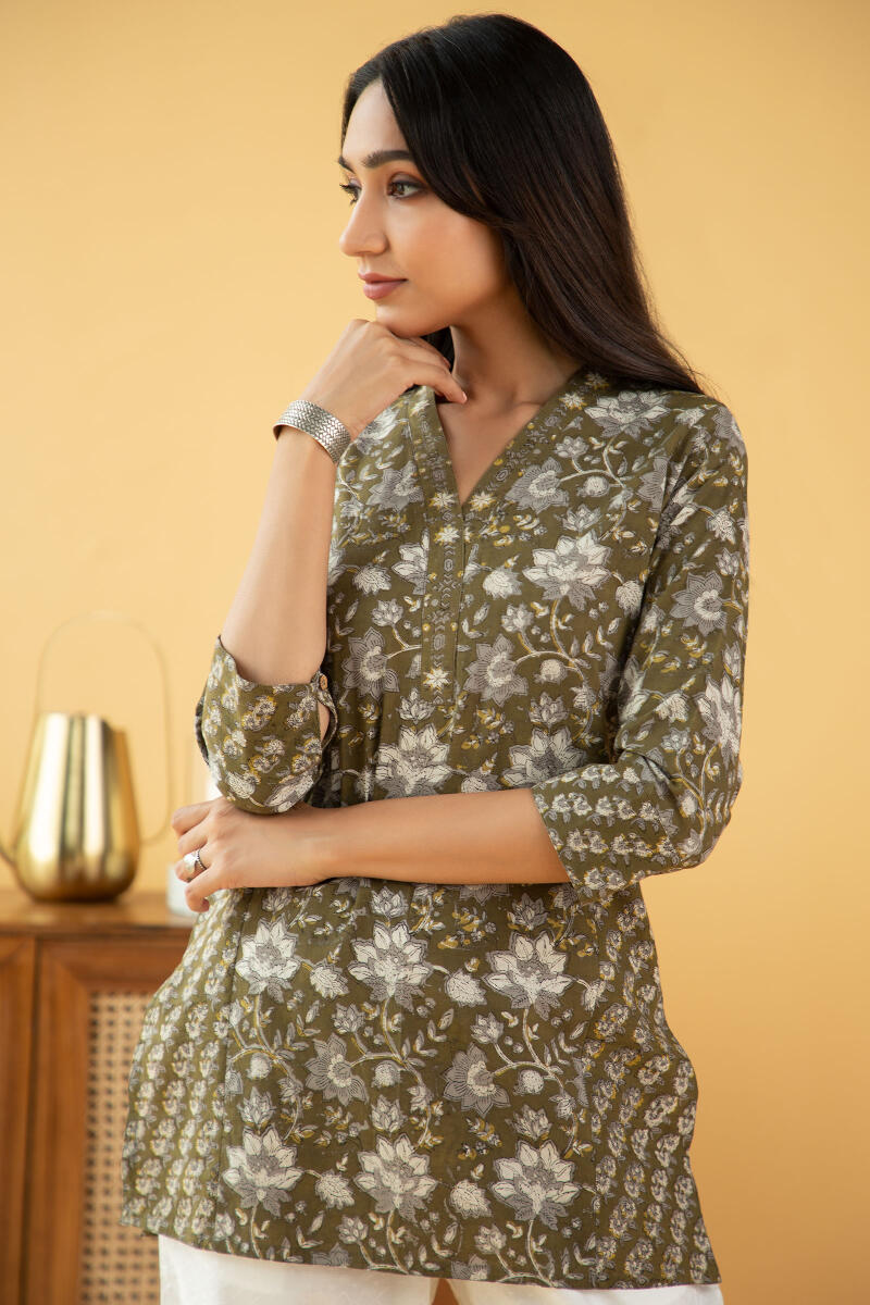Sehra Zehna Kurti