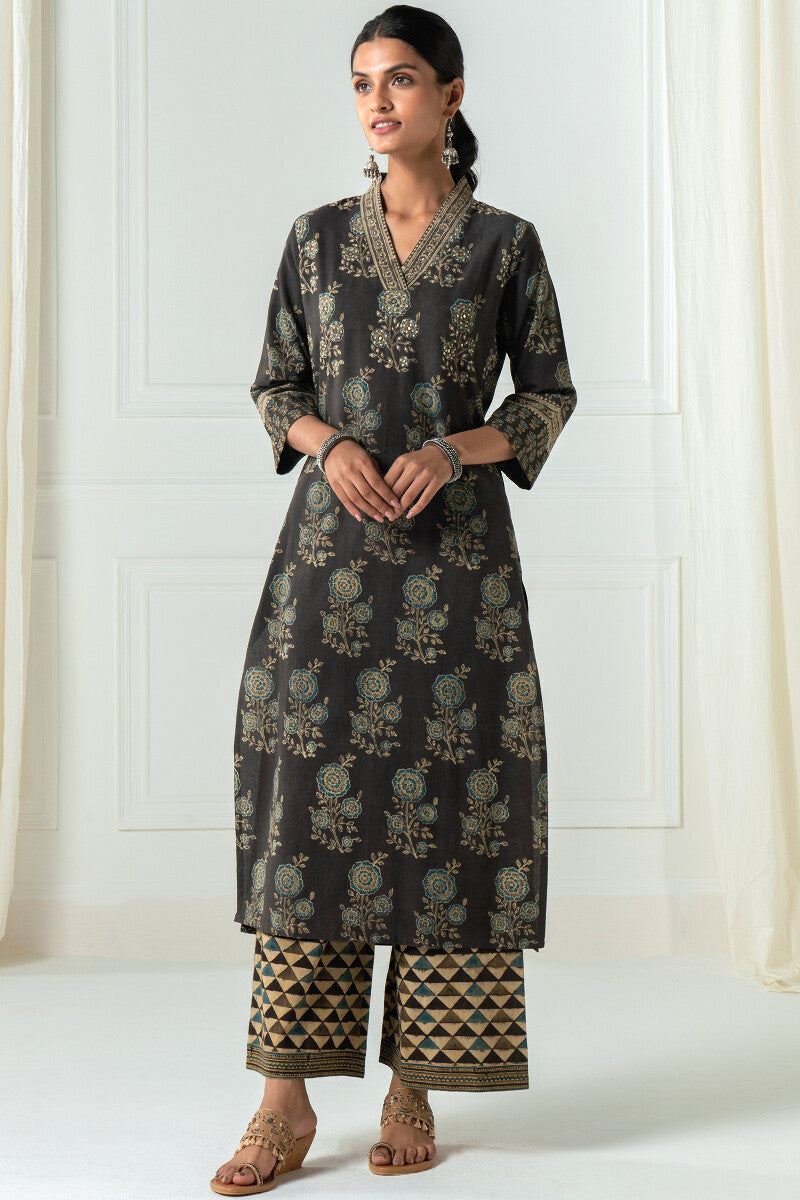 Sehra Nadia Ajrak Kurta