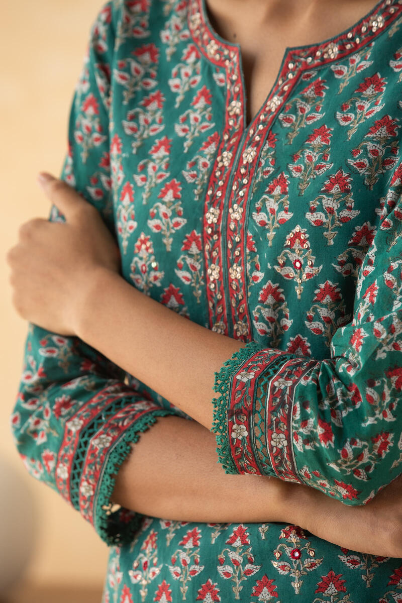 Zahira Shezan Kurta