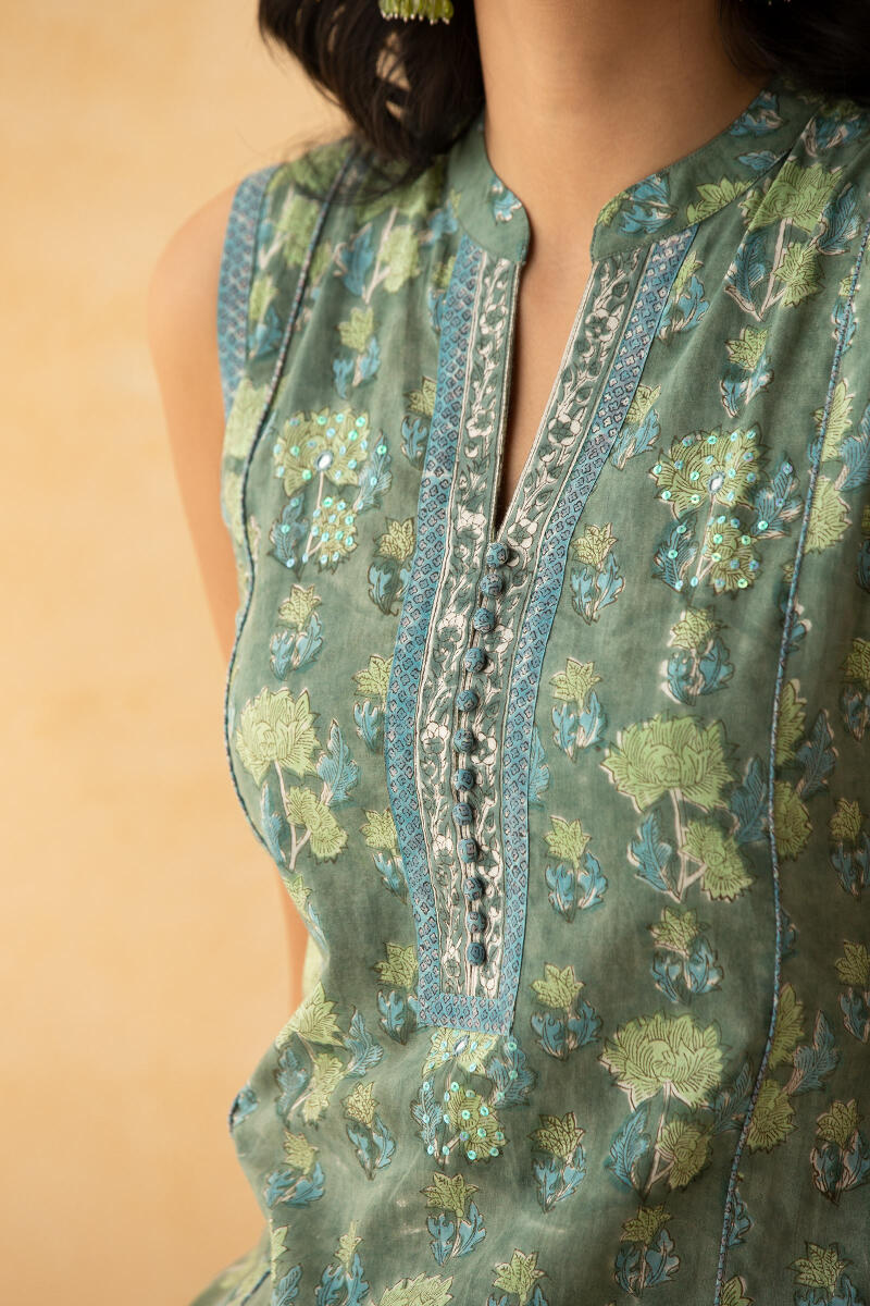 Zahira Nazmin Kurta