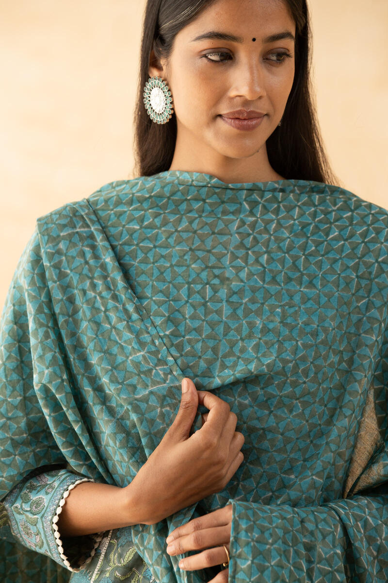 Zahira Samrina Dupatta