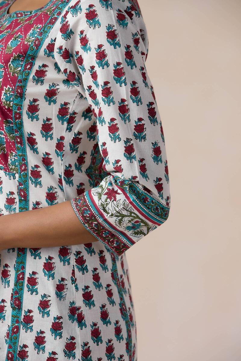 Gauhar Aafiya Kurta