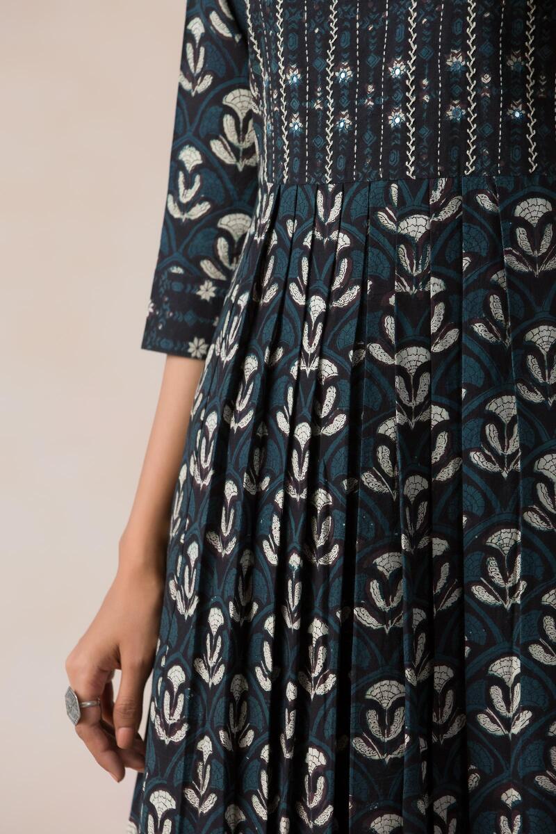Sehra Zoya Kurta