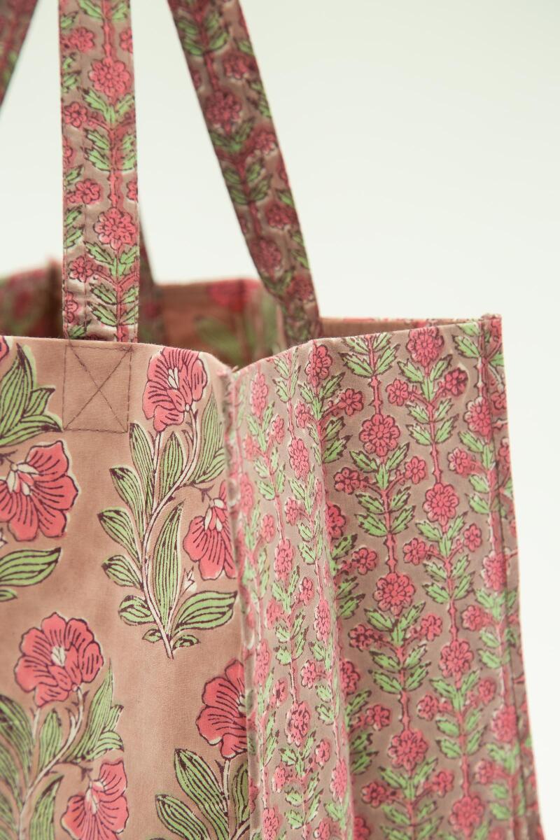 Aashiyana Farah Tote Bag