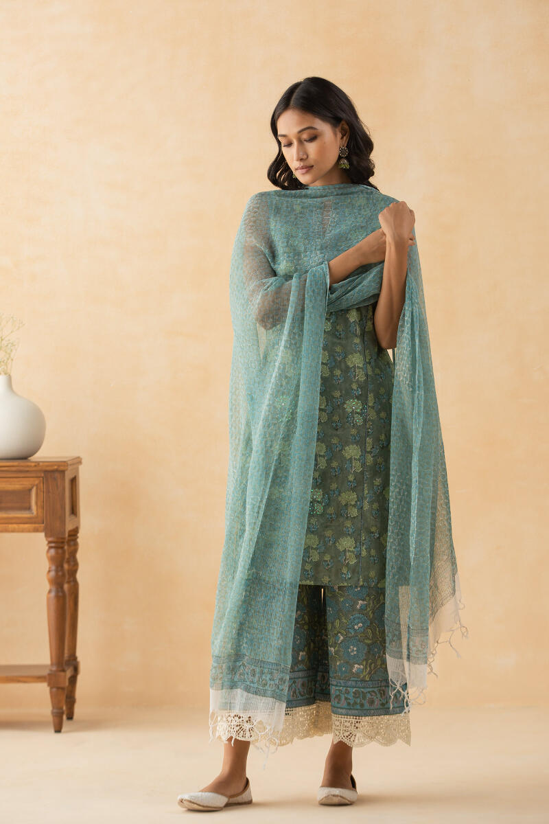 Zahira Nazmin Kurta