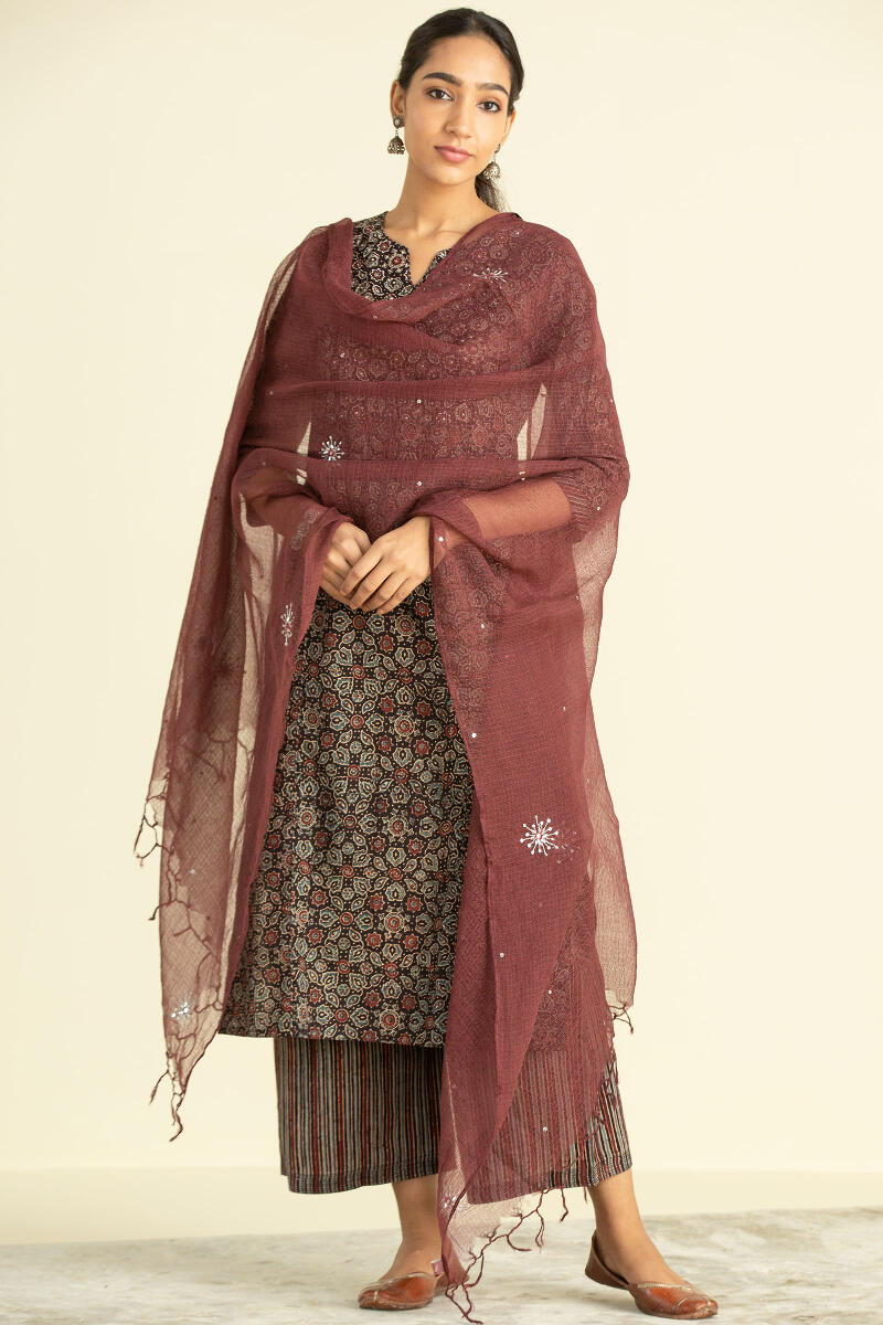 Sehra Zafiya Kurta
