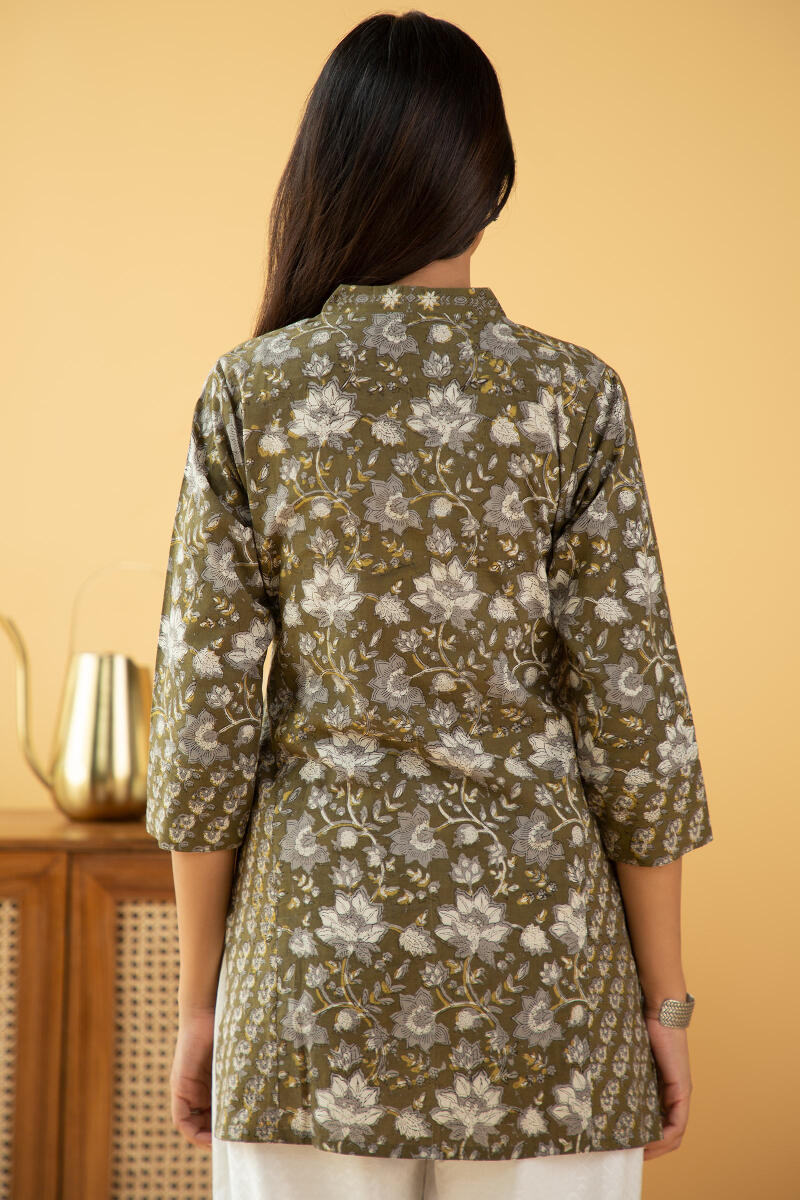 Sehra Zehna Kurti