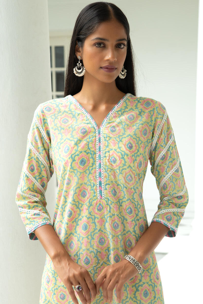 Anahita Meera Kurta
